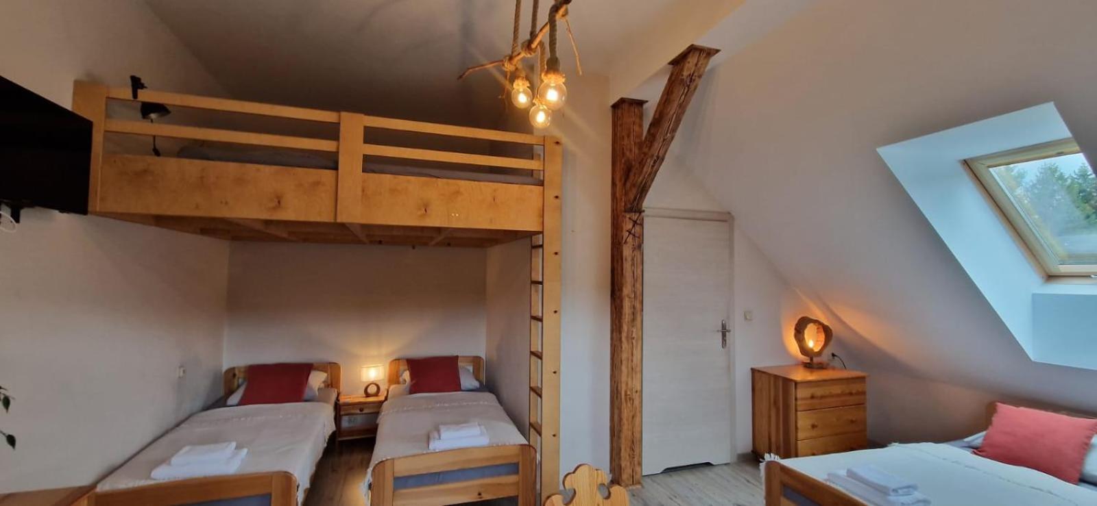 Derkaczowa Kotlina Farm stay Gniewoszow (Lower Silesia)